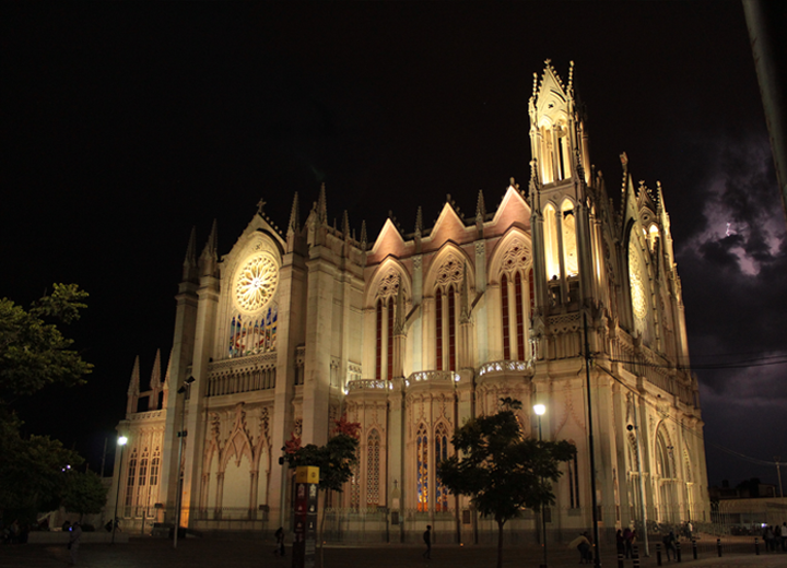 EXPIATORIO LEON